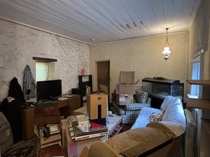 Sitting Room- click for photo gallery